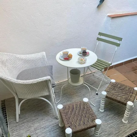 At The Foot Of The Alhambra Apartment
